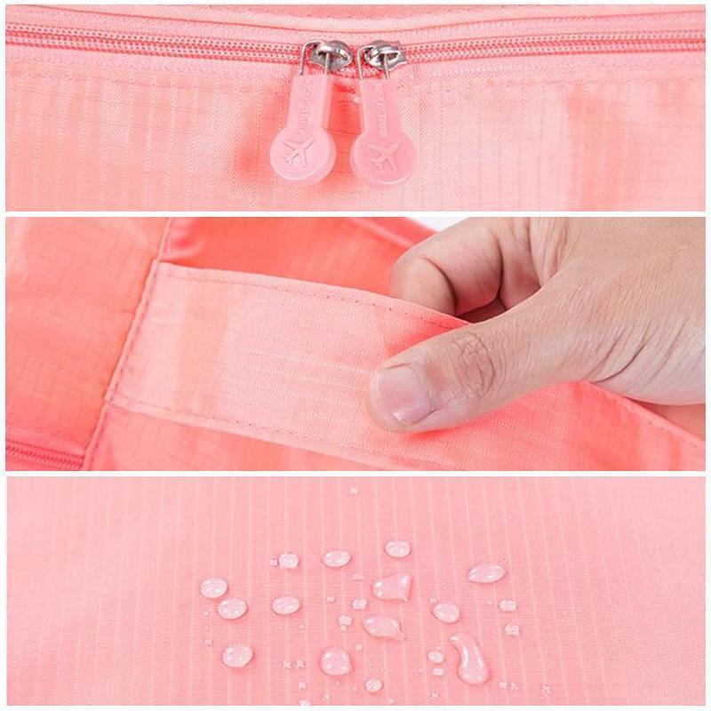 Flere størrelser af rejsepakkeklodser organiseret i en kuffert