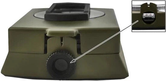 PfadFinder udendørs kompas med foldbart, robust design og lysende display for præcis navigation under eventyr.