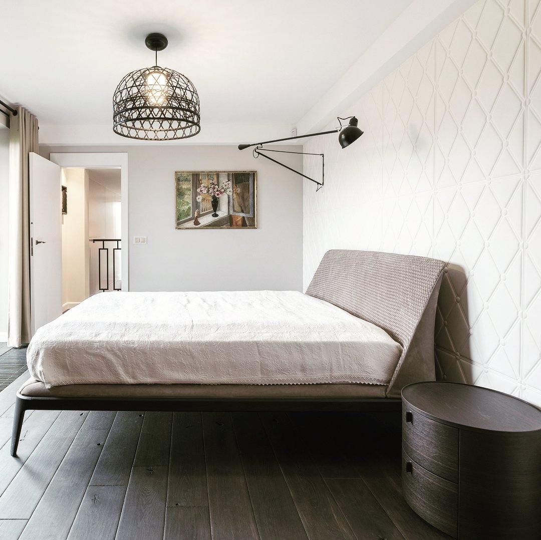 "Verstellbare Wandleuchte 265, industrielle Eleganz, Aluminiumschirm, Metallrahmen, flexible Beleuchtung für Zuhause."