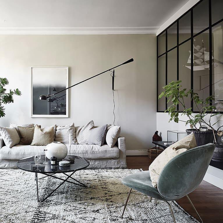 "Verstellbare Wandleuchte 265, industrielle Eleganz, Aluminiumschirm, Metallrahmen, flexible Beleuchtung für Zuhause."