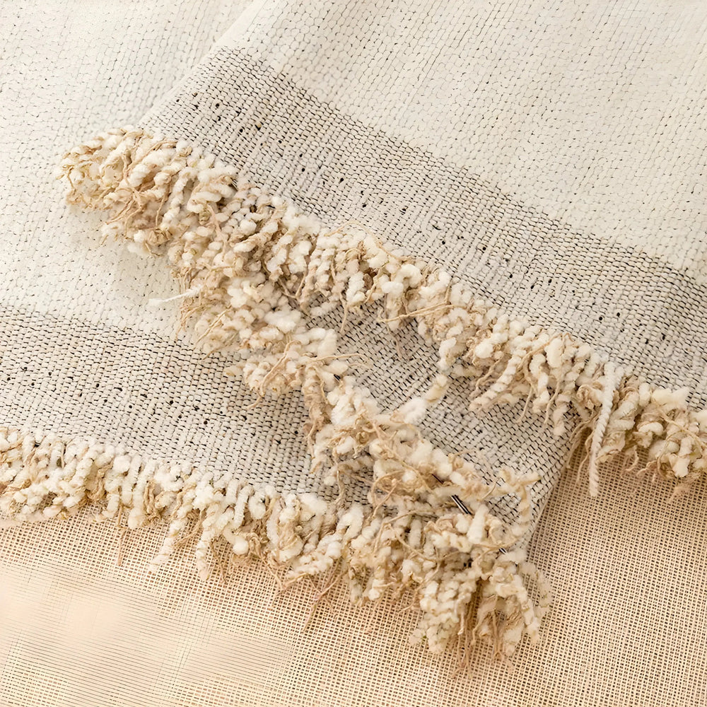 Sofabetræk i chenille og bomuld med moderne design.